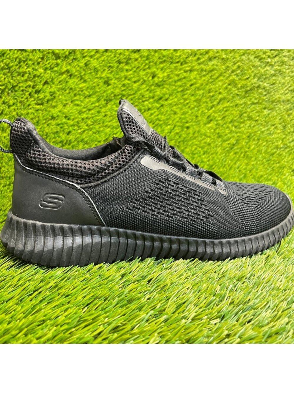 Skechers Cessnock SR Mens Size 7.5 Black Athletic Slip On Walking Shoes Sneakers